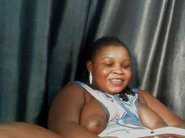 Creamyposh webcam