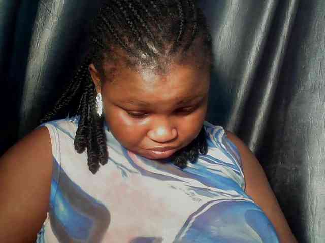 Creamyposh webcam