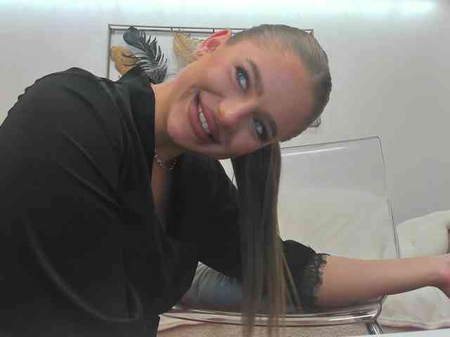 VikaFever webcam