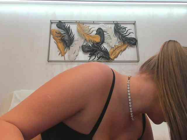 VikaFever webcam