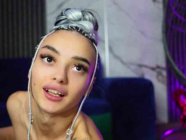 RachelRavee webcam