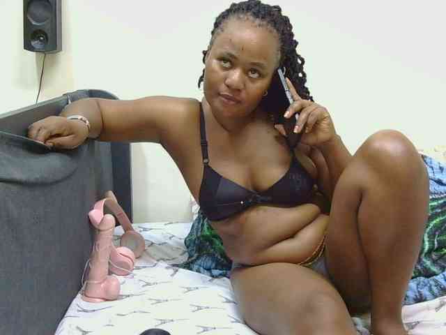 SweetLahika webcam