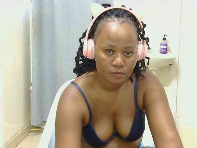 SweetLahika webcam