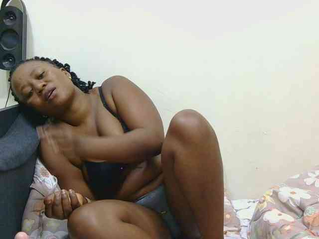 SweetLahika webcam