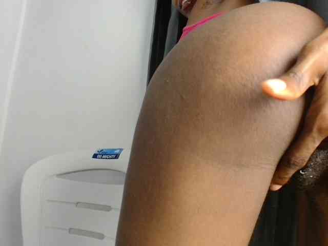 Sweetpussy135 webcam