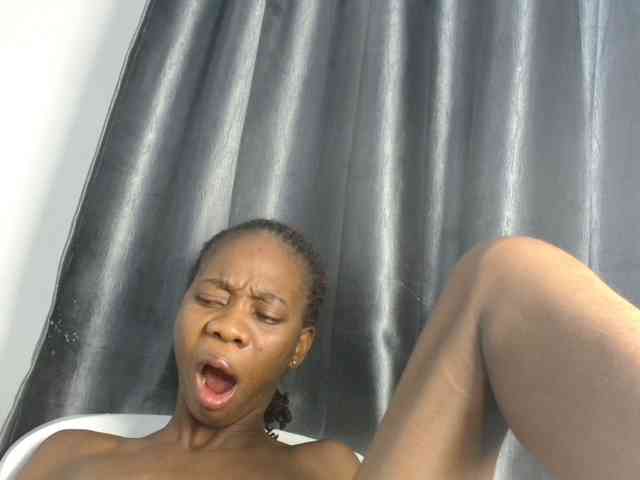 Sweetpussy135 webcam