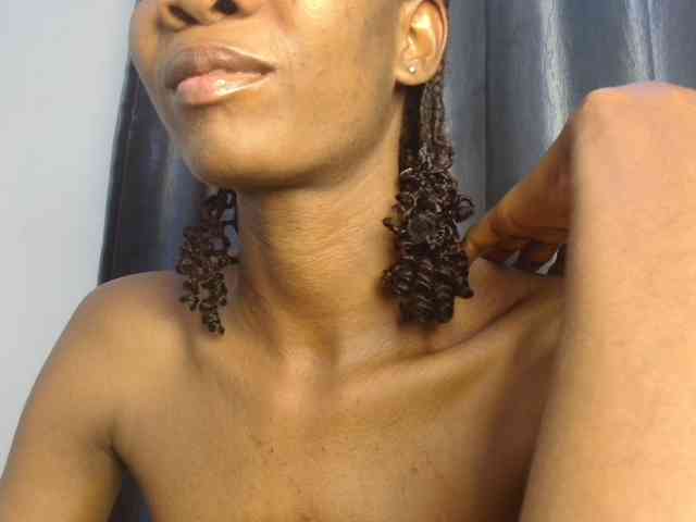 Sweetpussy135 webcam