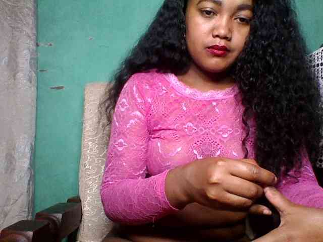 justine33 webcam