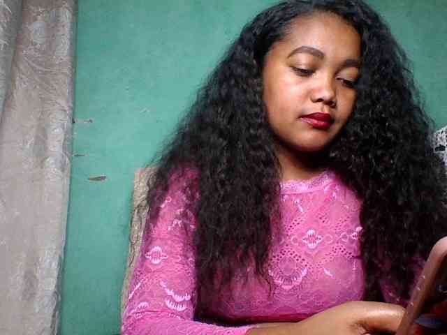 justine33 webcam