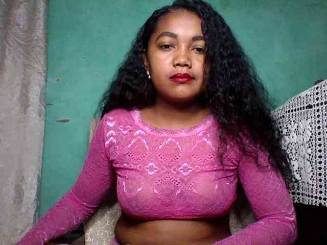 justine33 webcam