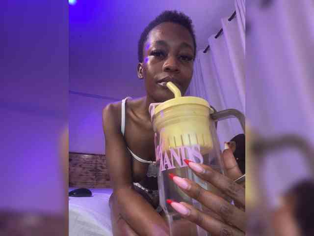 SplasherQueen webcam