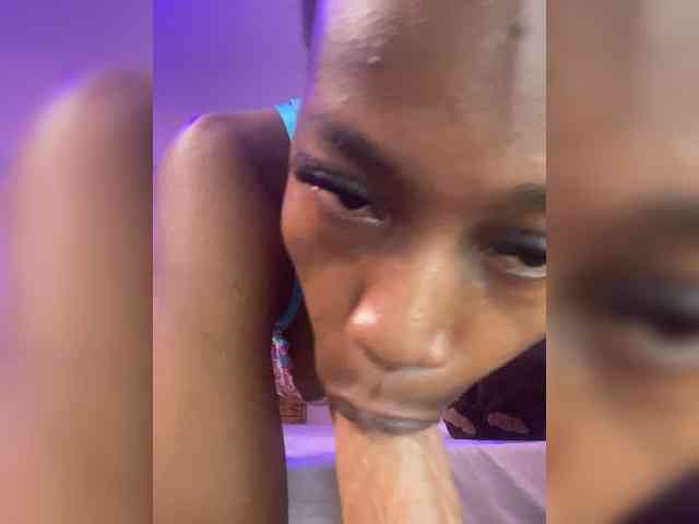 SplasherQueen webcam