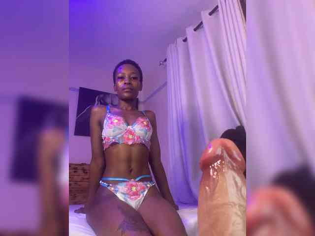 SplasherQueen webcam