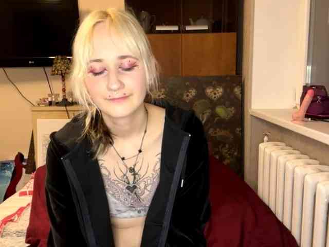 MaryjaneMacdougal webcam