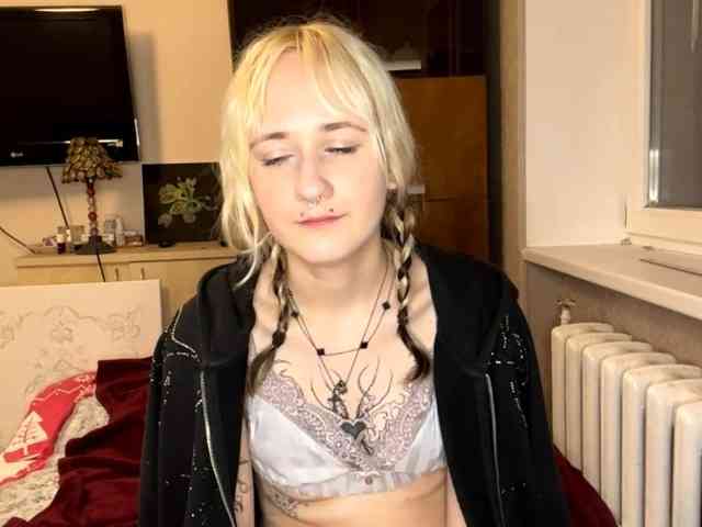 MaryjaneMacdougal webcam