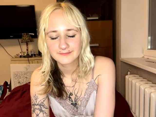 MaryjaneMacdougal webcam