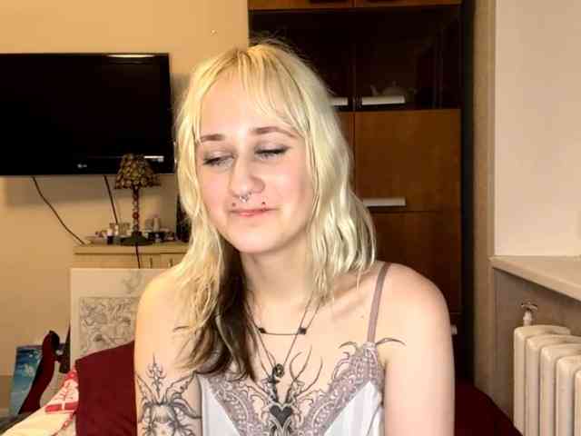 MaryjaneMacdougal webcam