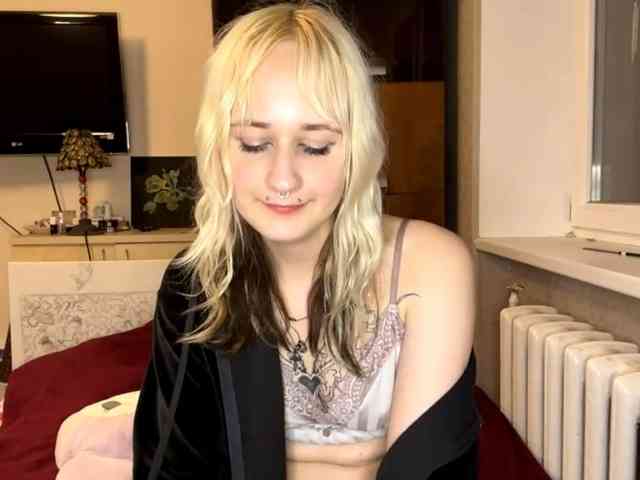 MaryjaneMacdougal webcam