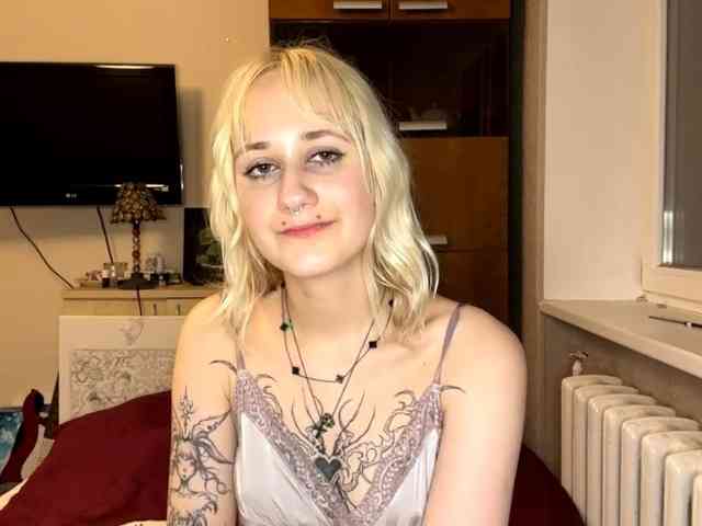 MaryjaneMacdougal webcam