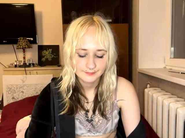 MaryjaneMacdougal webcam