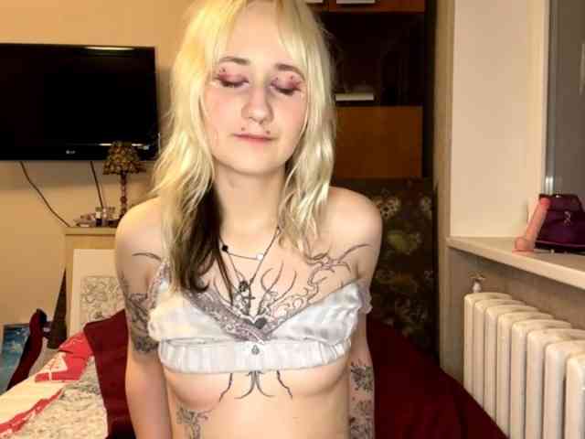 MaryjaneMacdougal webcam