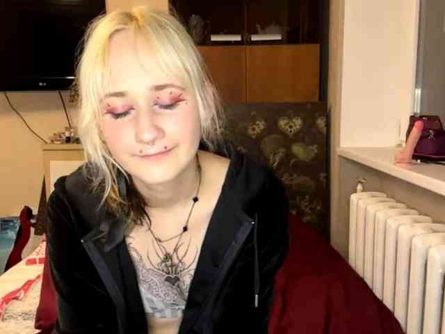 MaryjaneMacdougal webcam