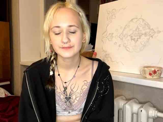 MaryjaneMacdougal webcam