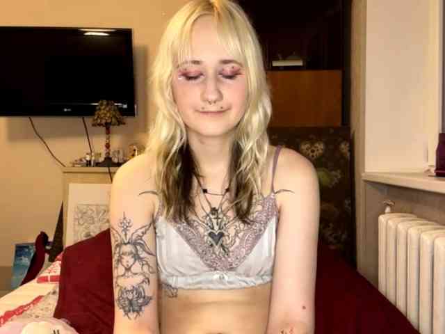 MaryjaneMacdougal webcam