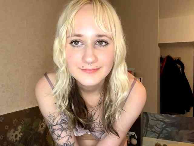 MaryjaneMacdougal webcam