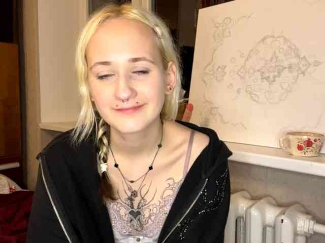 MaryjaneMacdougal webcam