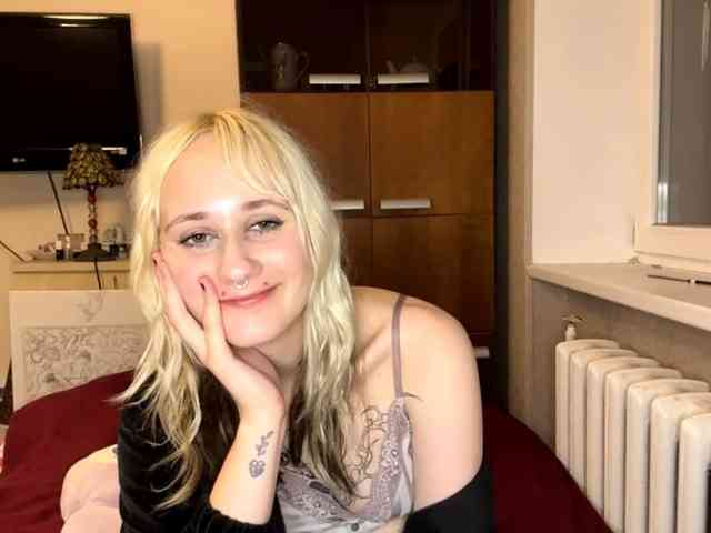 MaryjaneMacdougal webcam