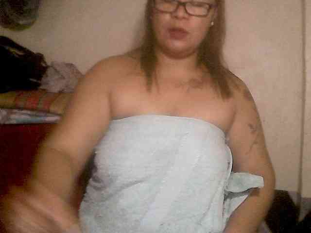 redlips-45 webcam