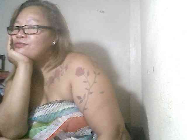 redlips-45 webcam