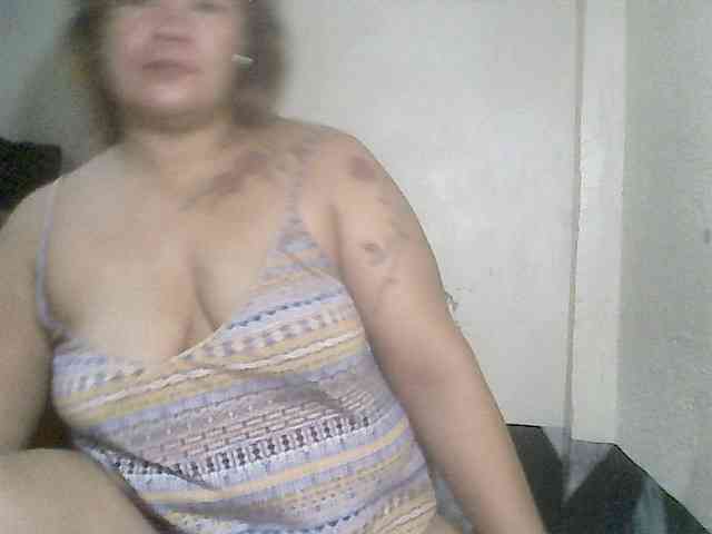 redlips-45 webcam