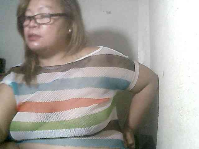 redlips-45 webcam