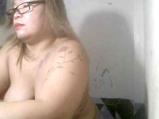 redlips-45 webcam
