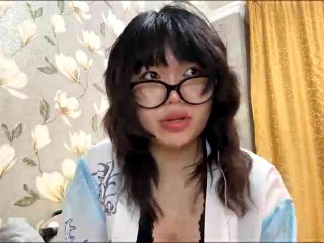 KizzyRookard webcam