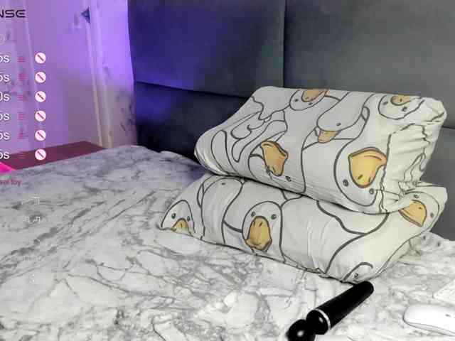 LucilleEllis webcam