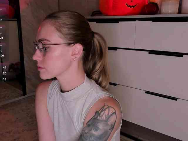 AlisaClark webcam