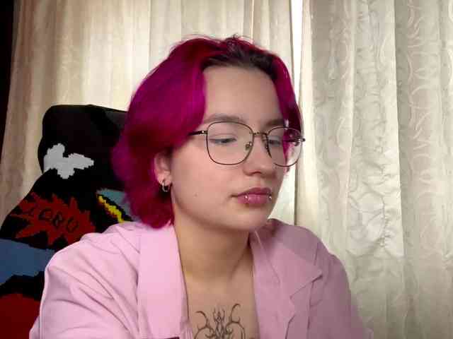 YoungAvenoso webcam