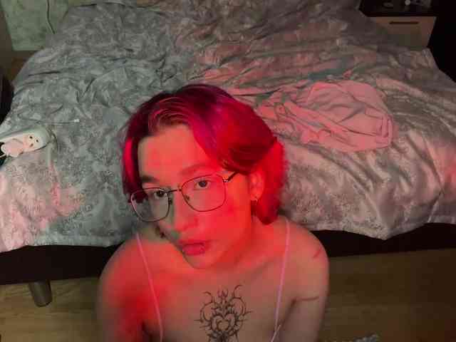 YoungAvenoso webcam