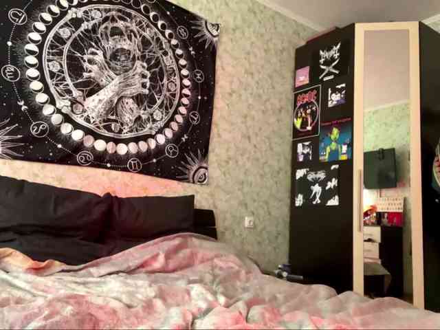 YoungAvenoso webcam