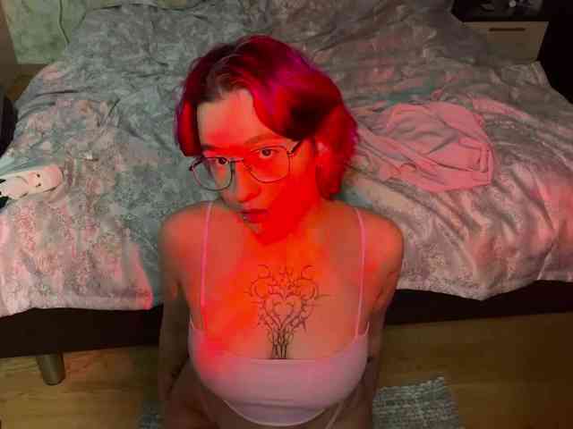 YoungAvenoso webcam