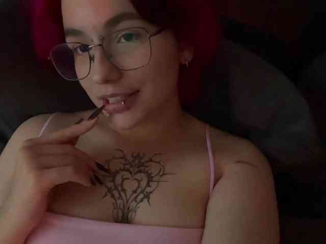 YoungAvenoso webcam