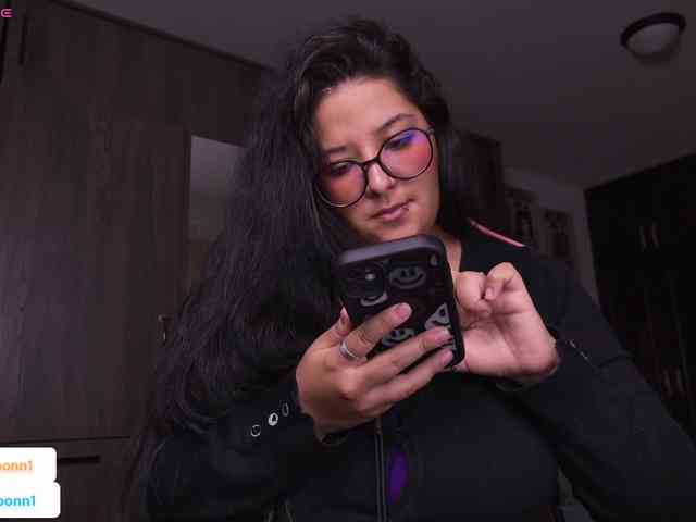 MissMoonn webcam