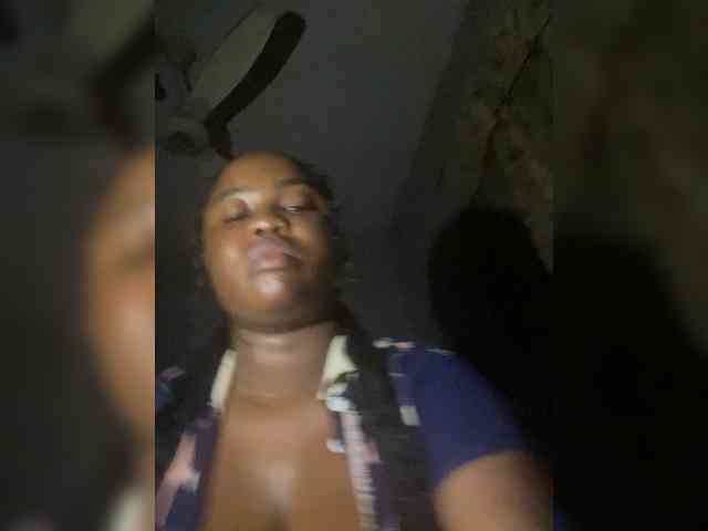 PrettyJade webcam