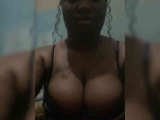 PrettyJade webcam