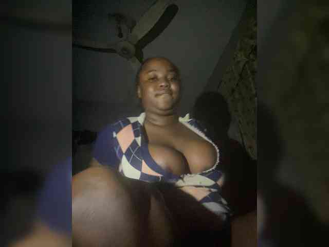PrettyJade webcam