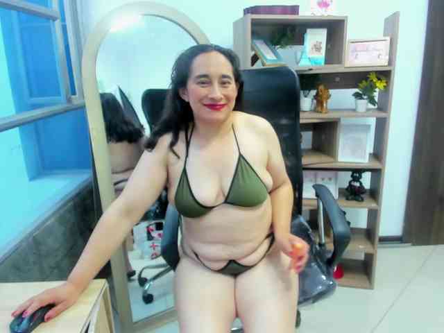 LeilaSmith webcam