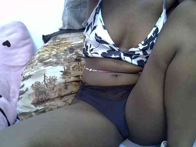 Sexyshaz webcam